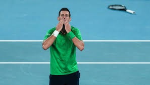 2.53米，麦克托米奈创下倒钩射门脚尖高度新的世界纪录